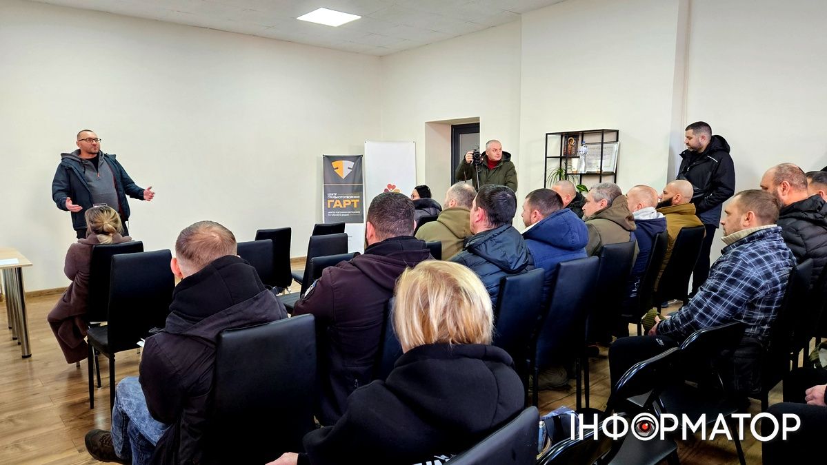 Захисники подали заяви в СБУ та поліцію, а жупанський назвав військових рядженими і стадом неповноцінних 8