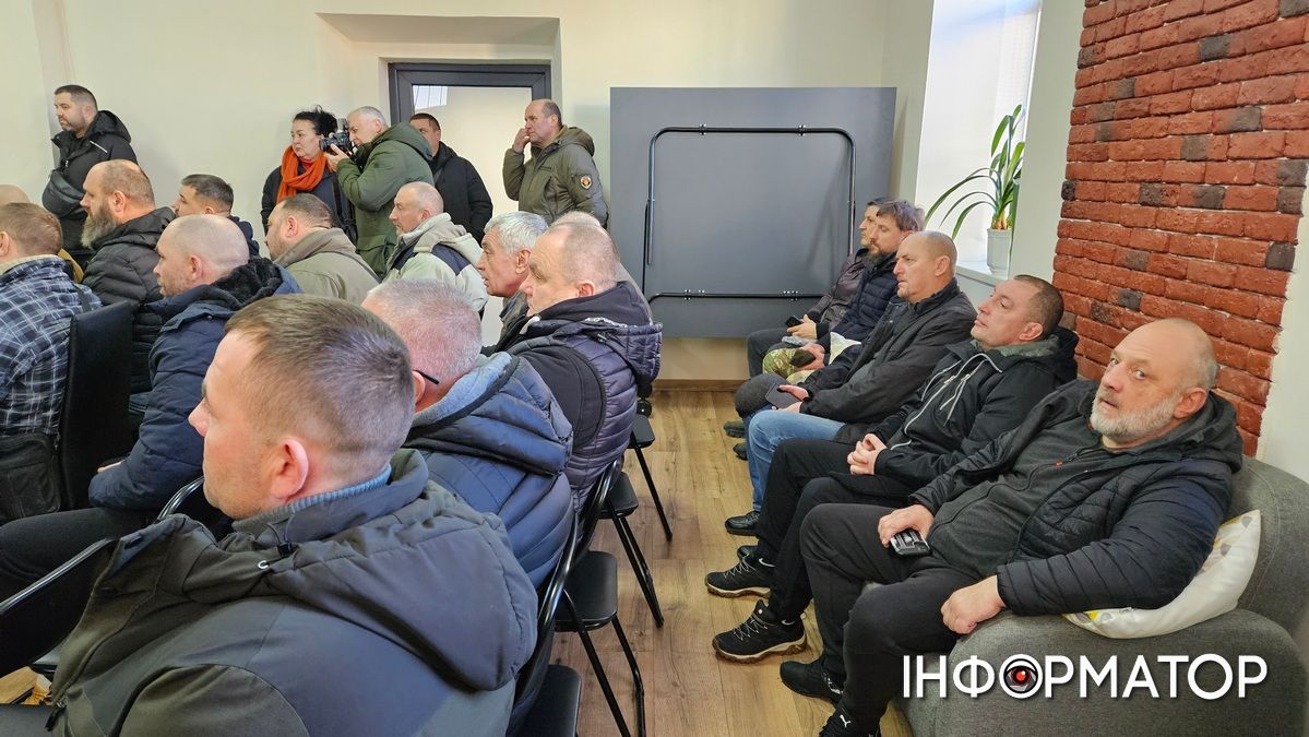 Захисники подали заяви в СБУ та поліцію, а жупанський назвав військових рядженими і стадом неповноцінних 7