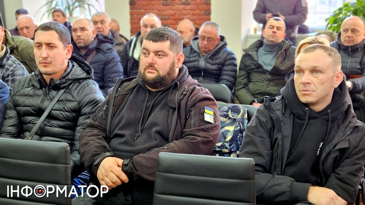 Захисники подали заяви в СБУ та поліцію, а жупанський назвав військових рядженими і стадом неповноцінних 1