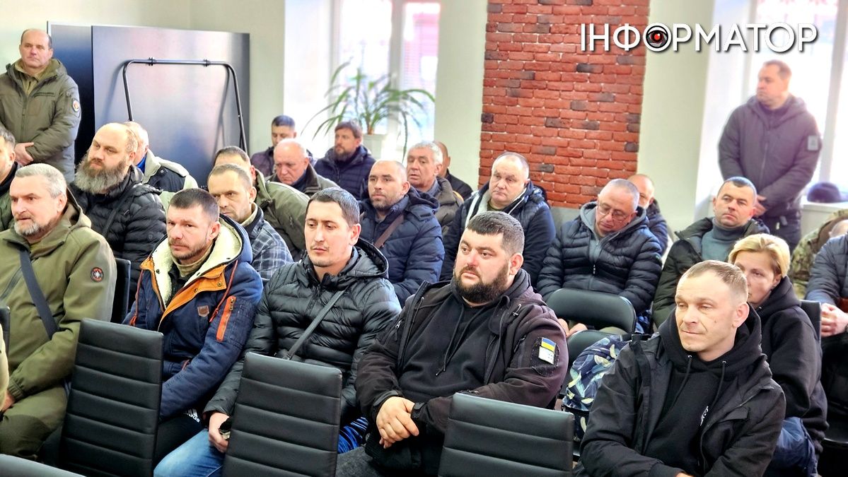 Захисники подали заяви в СБУ та поліцію, а жупанський назвав військових рядженими і стадом неповноцінних 9