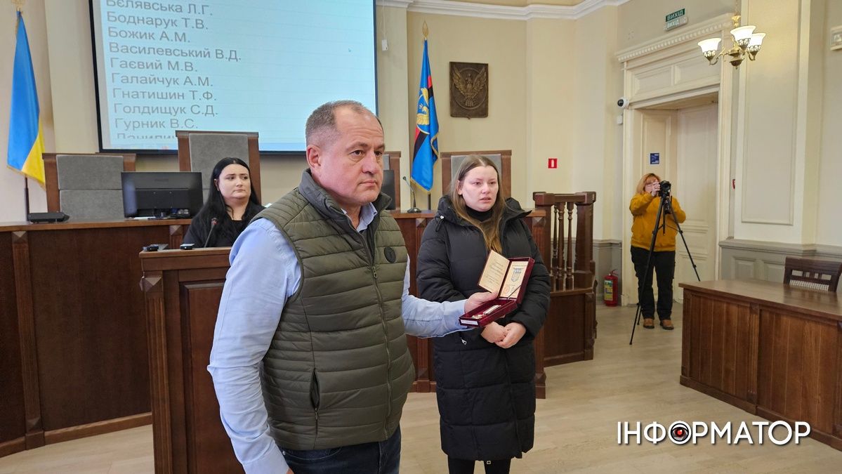 Дружина загиблого Героя відмовилась від нагороди з рук мера Станіславського 2