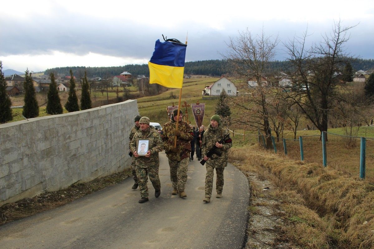 Назавжди 24: в Делятині попрощались з полеглим Героєм Артемом Самойленком 11