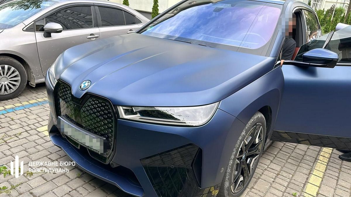 Суд наклав арешт на квартиру та елітну автівку експосадовиці податкової, яка приховала 5,6 млн грн 3