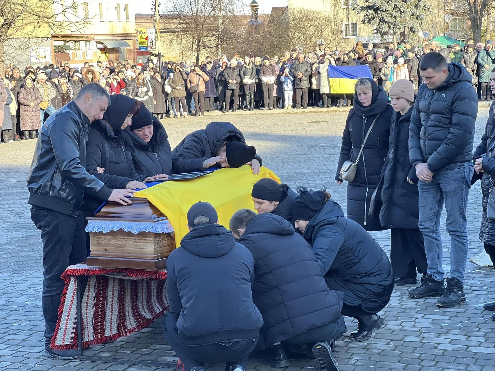 В Отинійській громаді зустріли тіло загиблого Героя Володимира Крицького 8