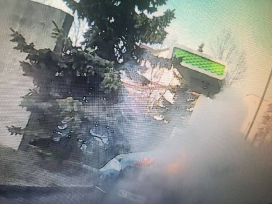 BMW загорілась на заправці в Івано-Франківську 1