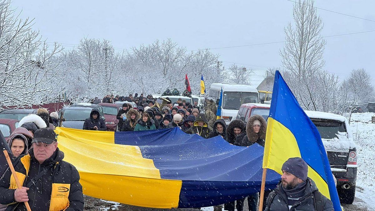На Отинійщині віддали останню шану Герою Мирославу Гуцулу 1