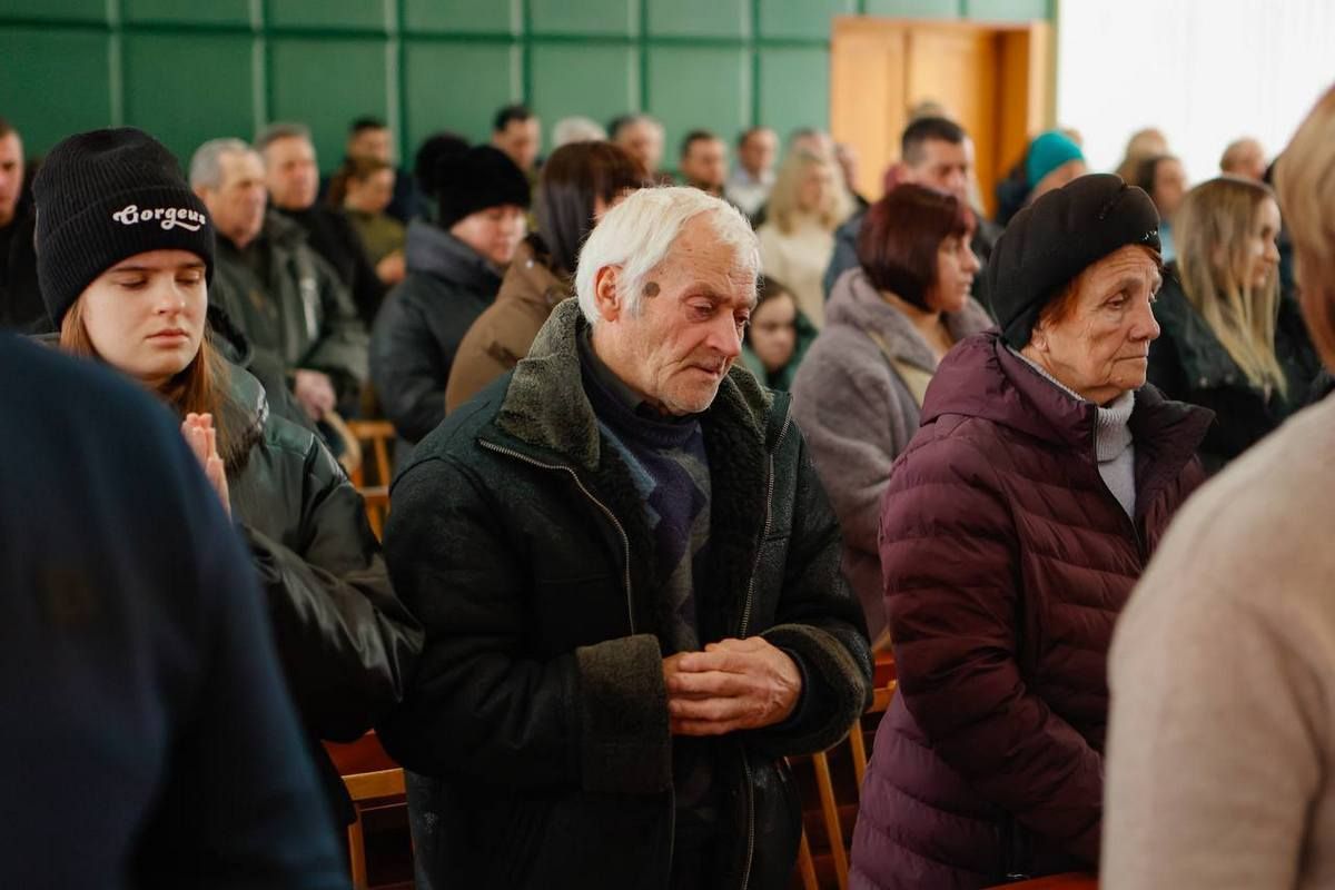 Рідним полеглих захисників з Надвірнянщини вручили державні та обласні нагороди 5