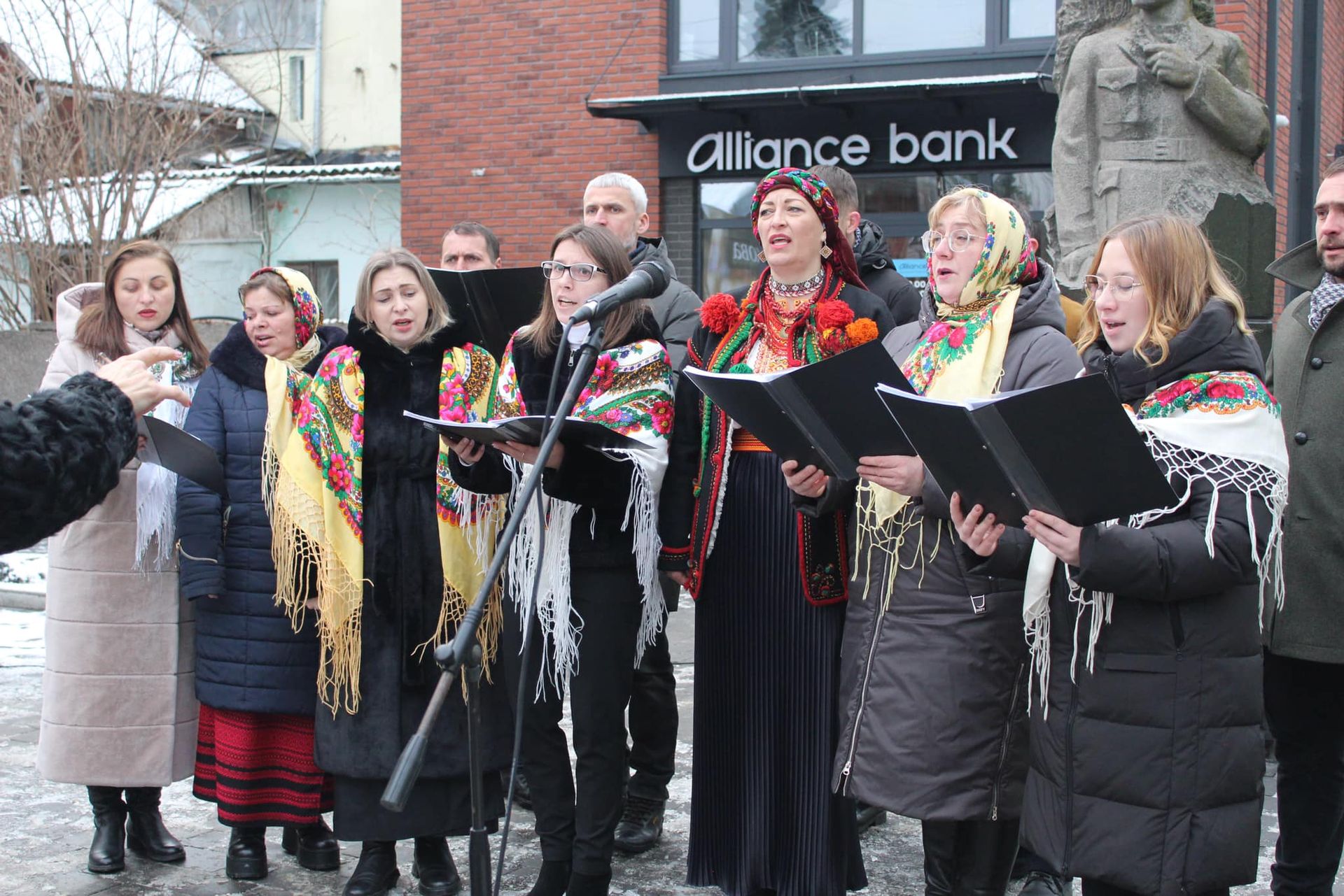 В Коломиї та Космачі вшанували пам'ять сотенному УПА Мирославу Симчичу 7