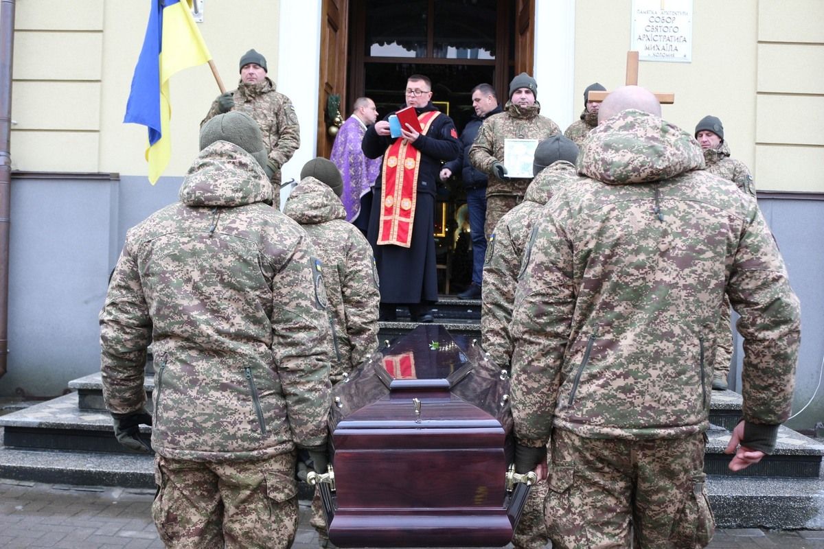 У Коломиї провели в останню дорогу зв'язкову УПА Ангелину Паламар 5