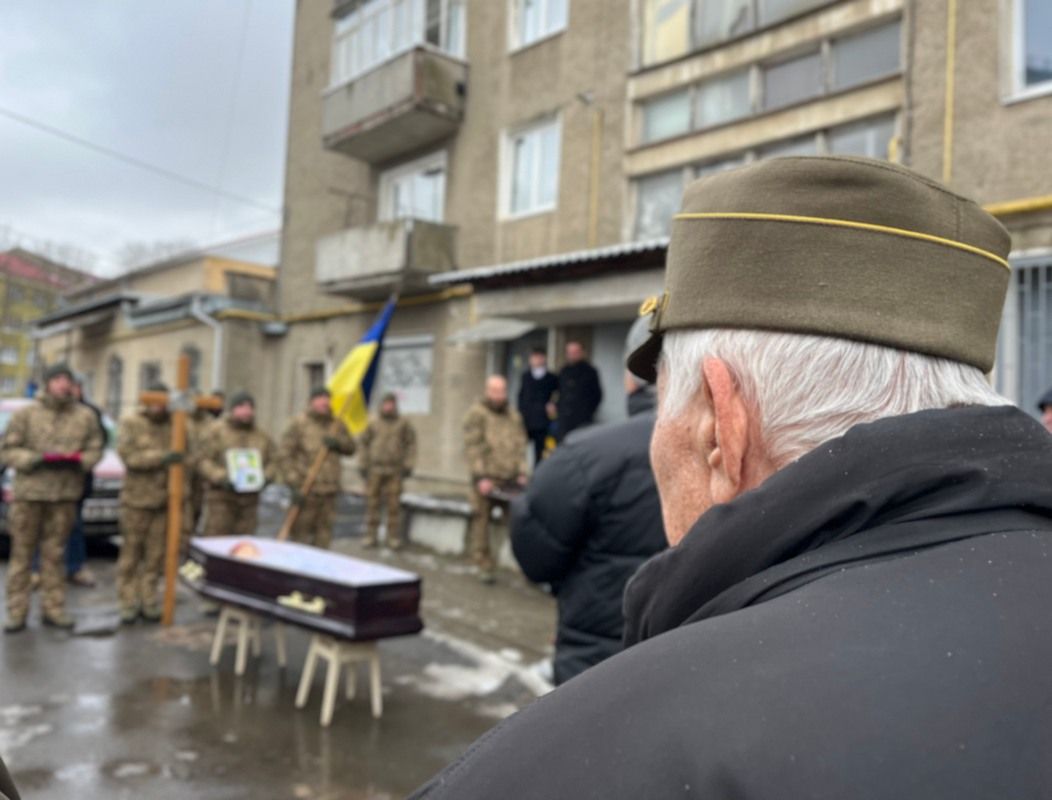 У Коломиї провели в останню дорогу зв'язкову УПА Ангелину Паламар 4
