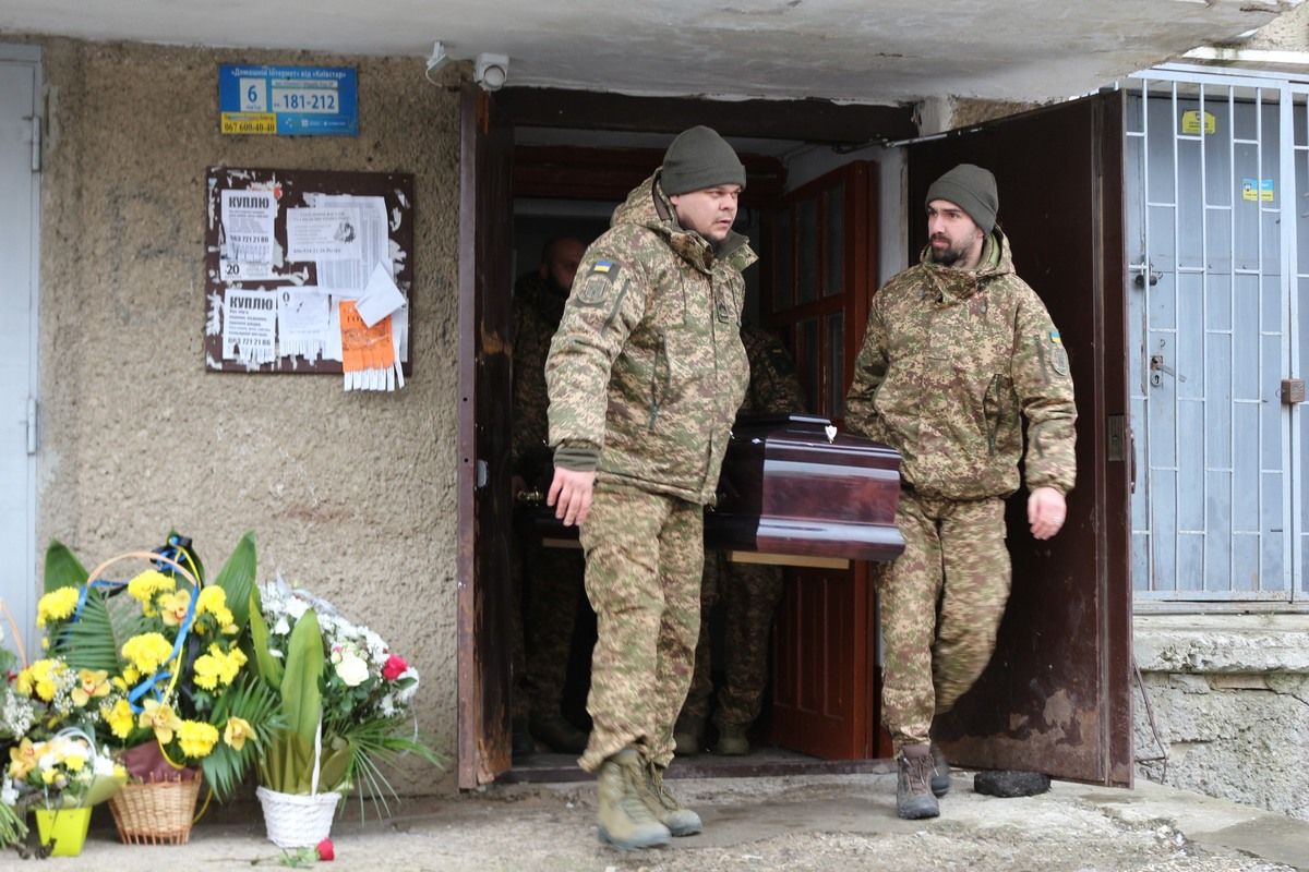 У Коломиї провели в останню дорогу зв'язкову УПА Ангелину Паламар 3