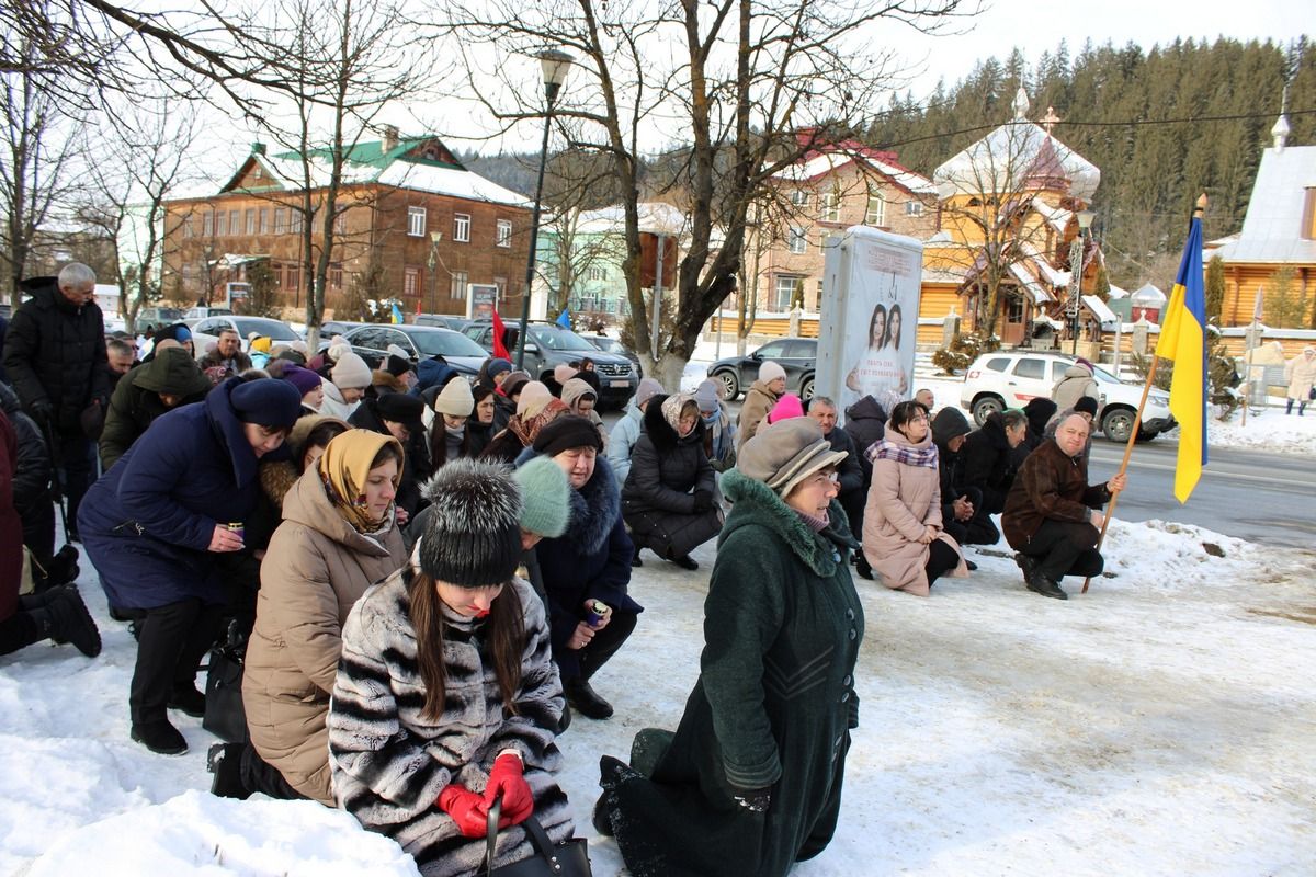 У Верховині віддали данину шани полеглому воїну Сергію Гаврищуку 8