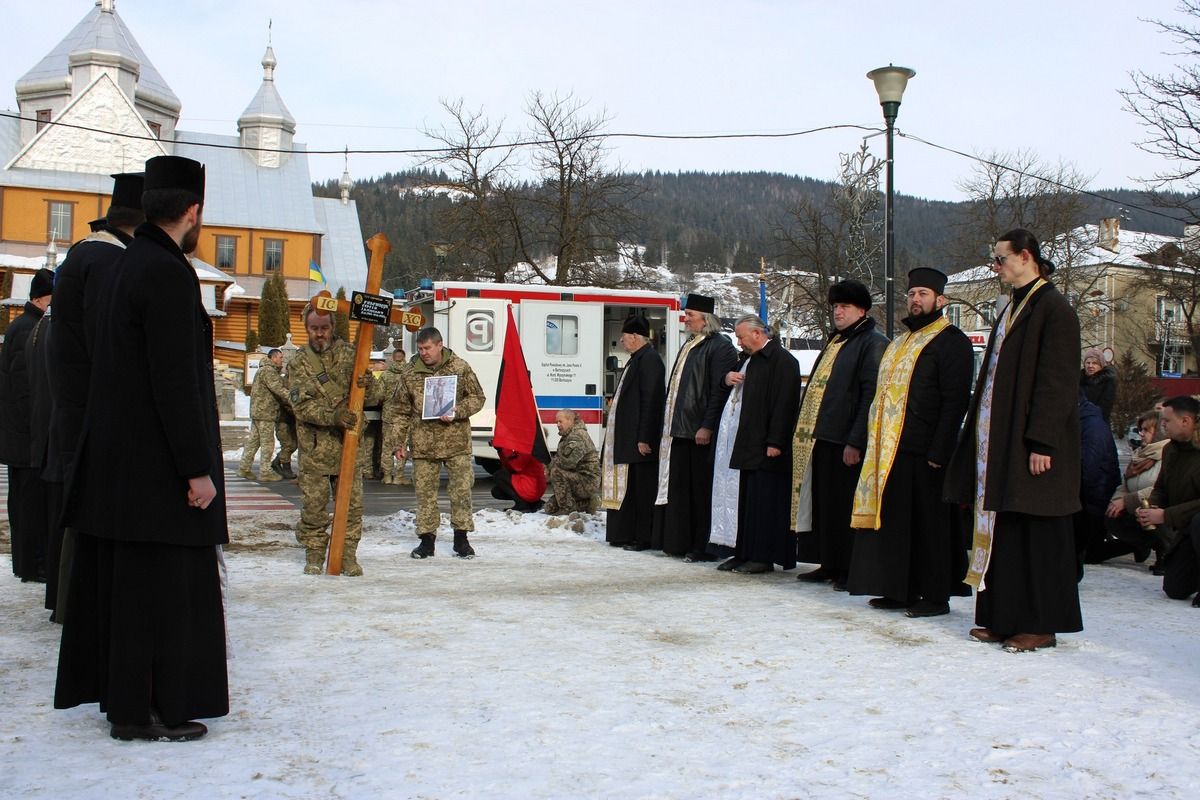 У Верховині віддали данину шани полеглому воїну Сергію Гаврищуку 2