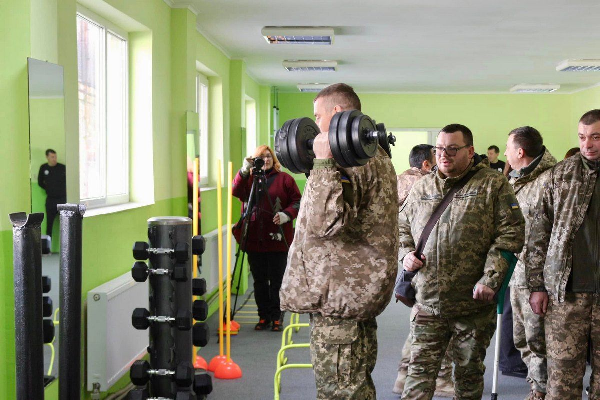 У Коломиї для ветеранів та людей з інвалідністю адаптували спортзал 3
