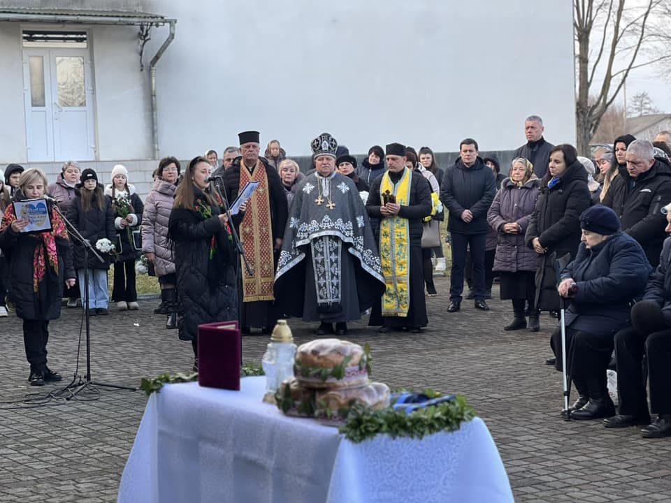 Пам'ять про чотирьох Героїв з Голоскова увічнили у меморіальних дошках 9