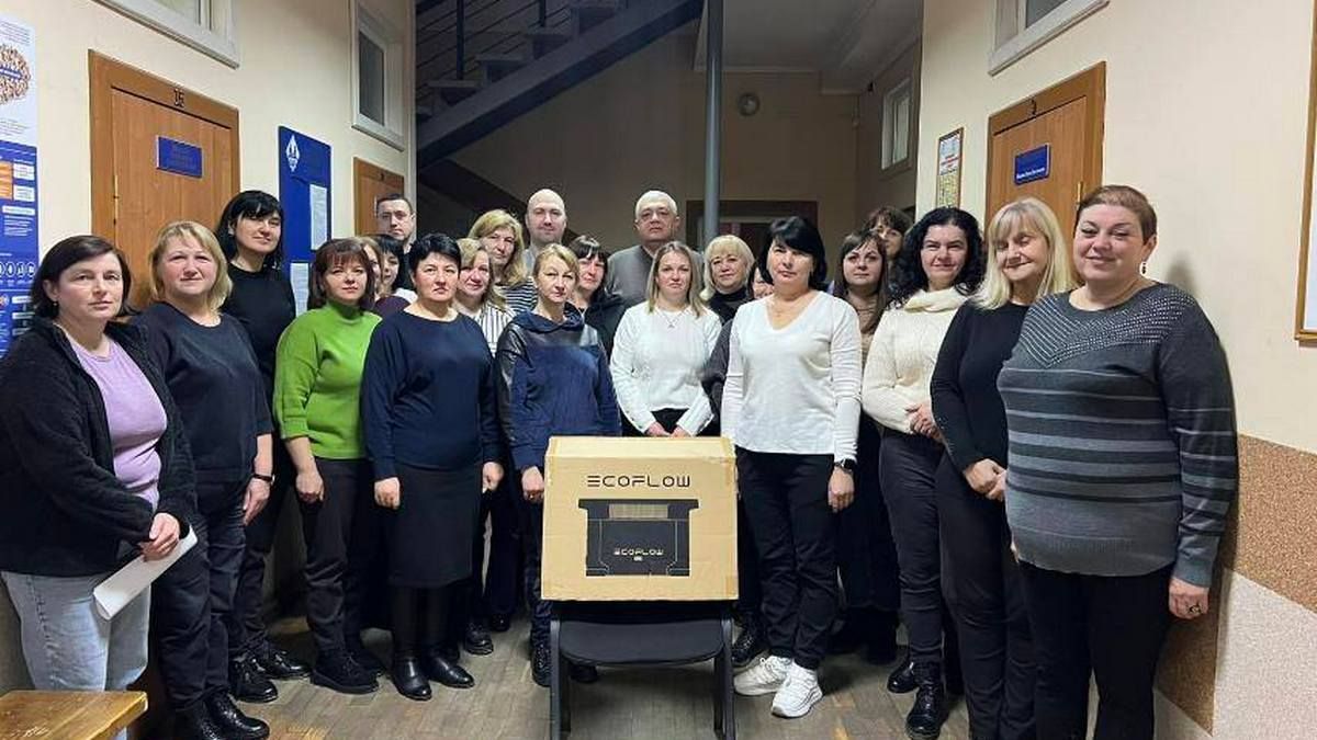 Зарядні станції передали тероборонівцям з Косова
