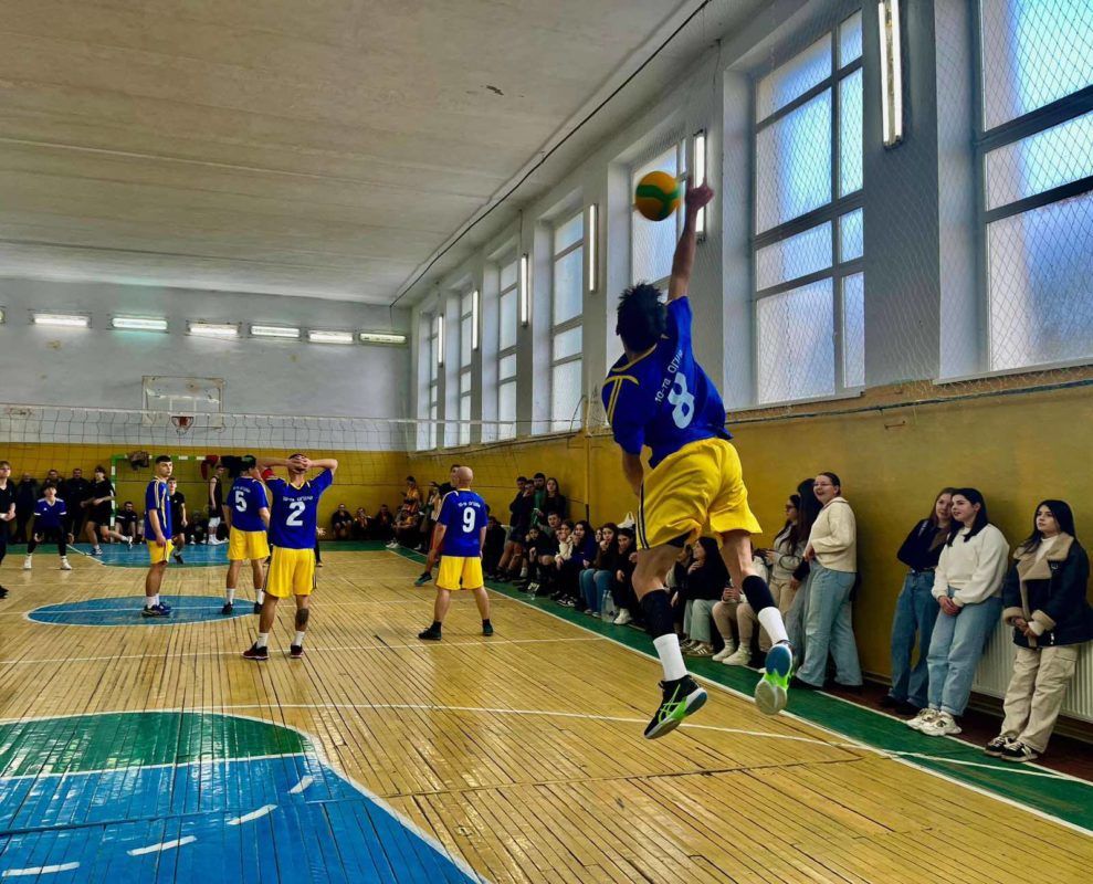 Коломийська команда з волейболу зайняла призове місце на обласних змаганнях до Дня Соборності України 3