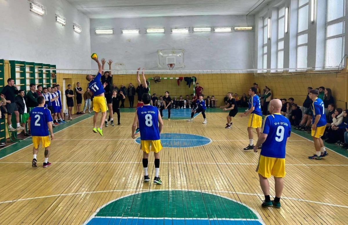 Коломийська команда з волейболу зайняла призове місце на обласних змаганнях до Дня Соборності України 5