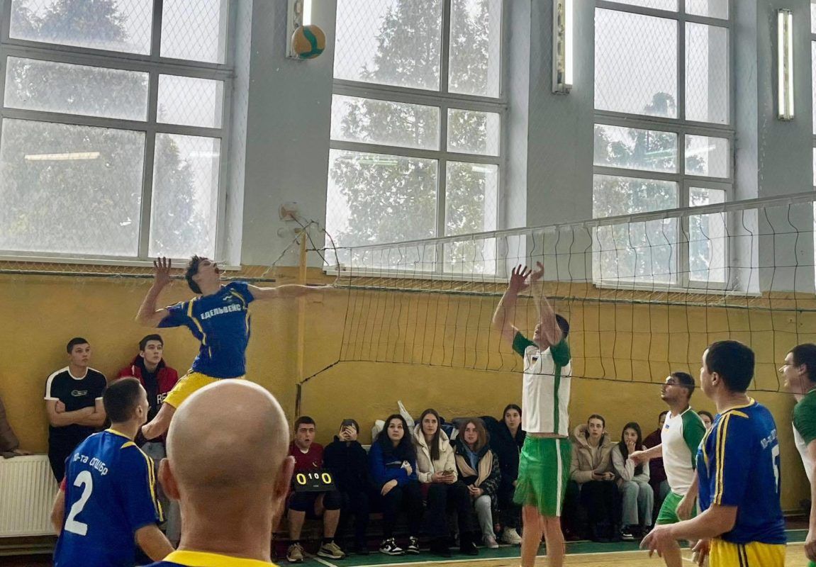 Коломийська команда з волейболу зайняла призове місце на обласних змаганнях до Дня Соборності України 6