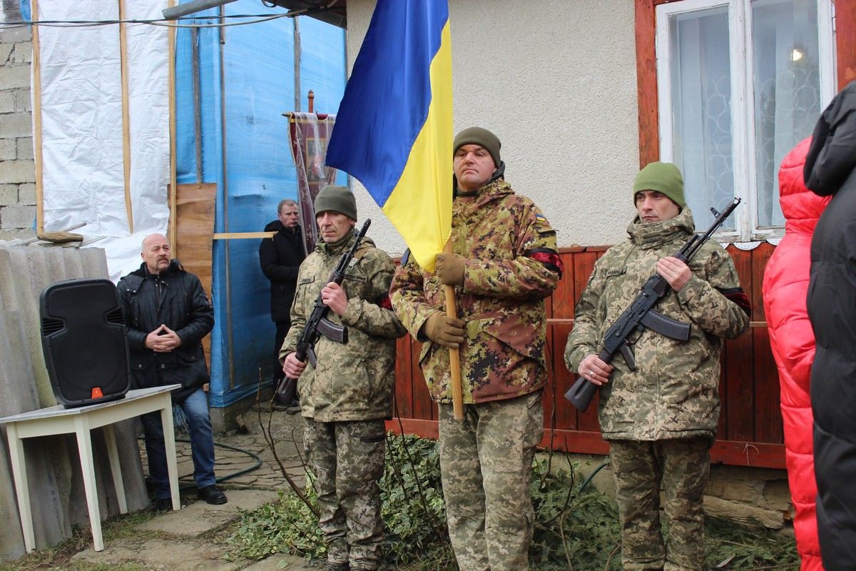 Назавжди 24: в Делятині попрощались з полеглим Героєм Артемом Самойленком 9