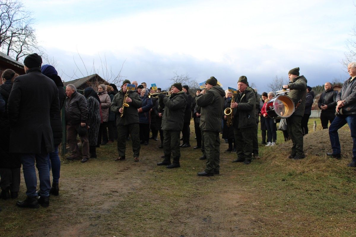Назавжди 24: в Делятині попрощались з полеглим Героєм Артемом Самойленком 5