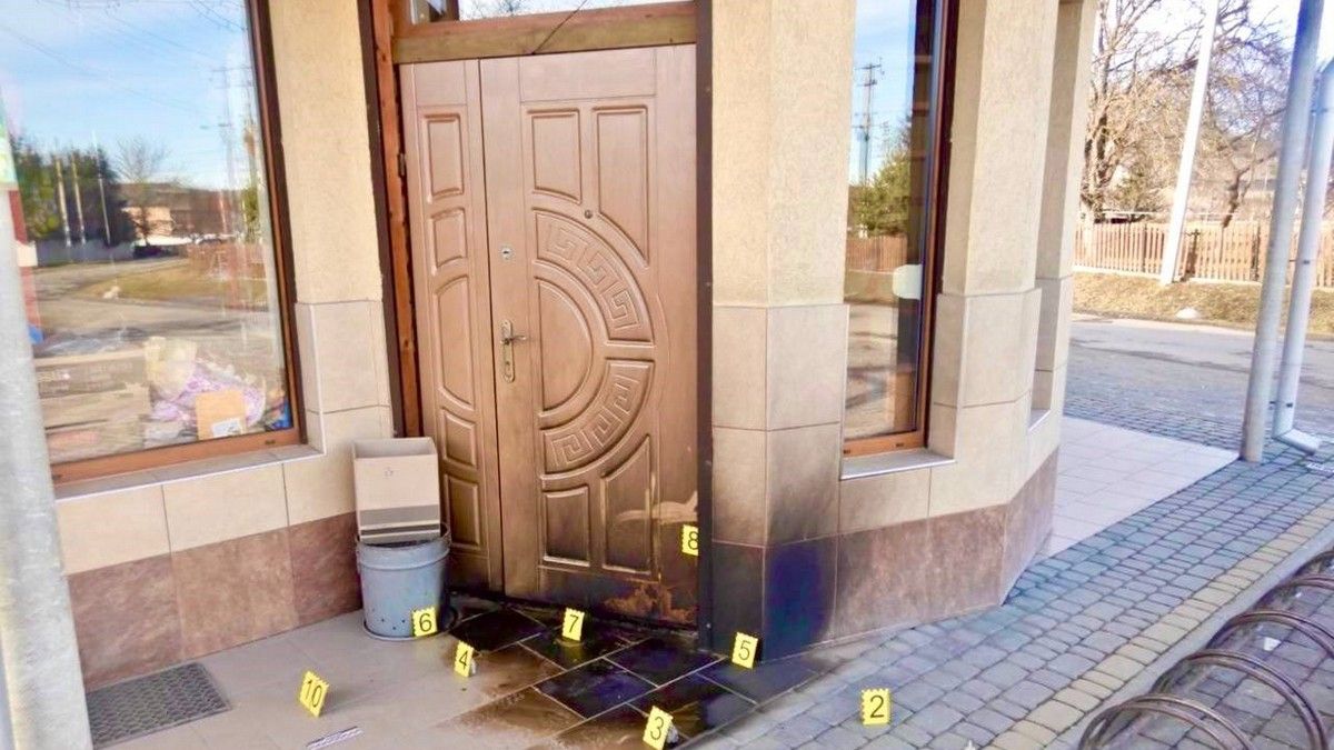 На Новий рік чоловік ледь не спалив магазин на Коломийщині 1