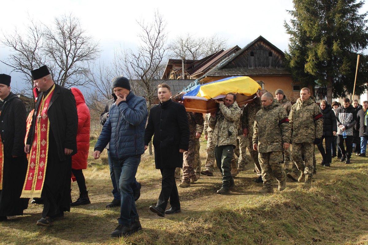Назавжди 24: в Делятині попрощались з полеглим Героєм Артемом Самойленком 4