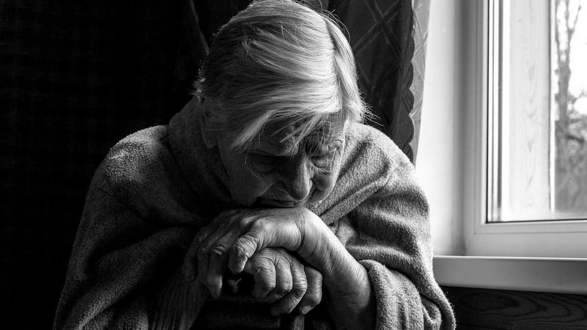 У Тлумачі онук побив бабусю