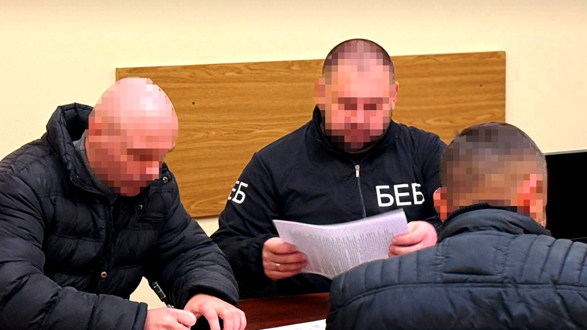 Депутат з Прикарпаття та його спільник нашахрували понад 2 млн грн на ремонті у військовій частині 1