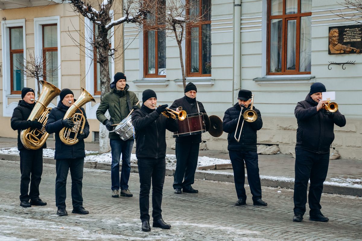 У Коломиї прощалися із загиблим воїном Петром Сенюком 2