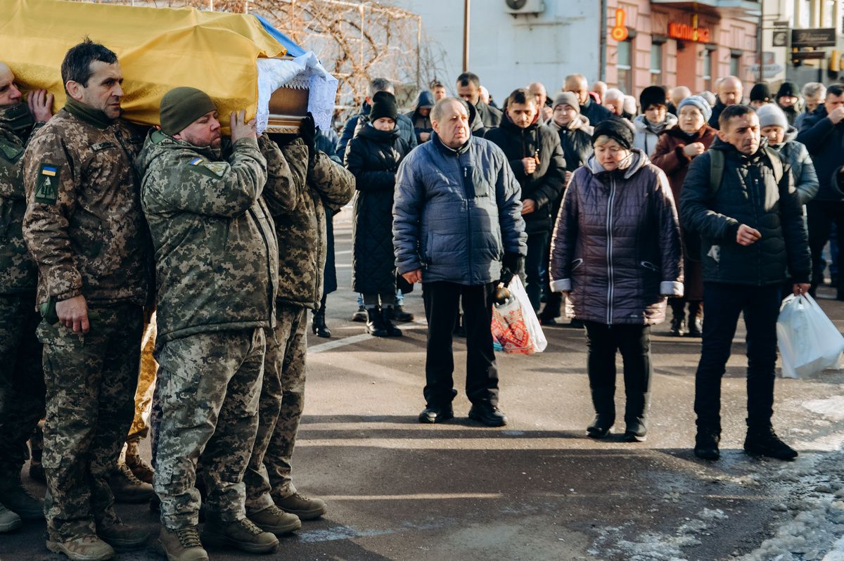 У Коломиї прощалися із загиблим воїном Петром Сенюком 9