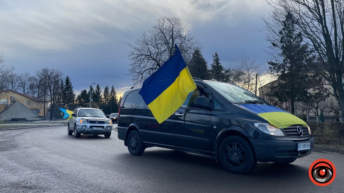 У Пʼядицькій громаді зустріли скорботний кортеж воїна Олега Дениса 1