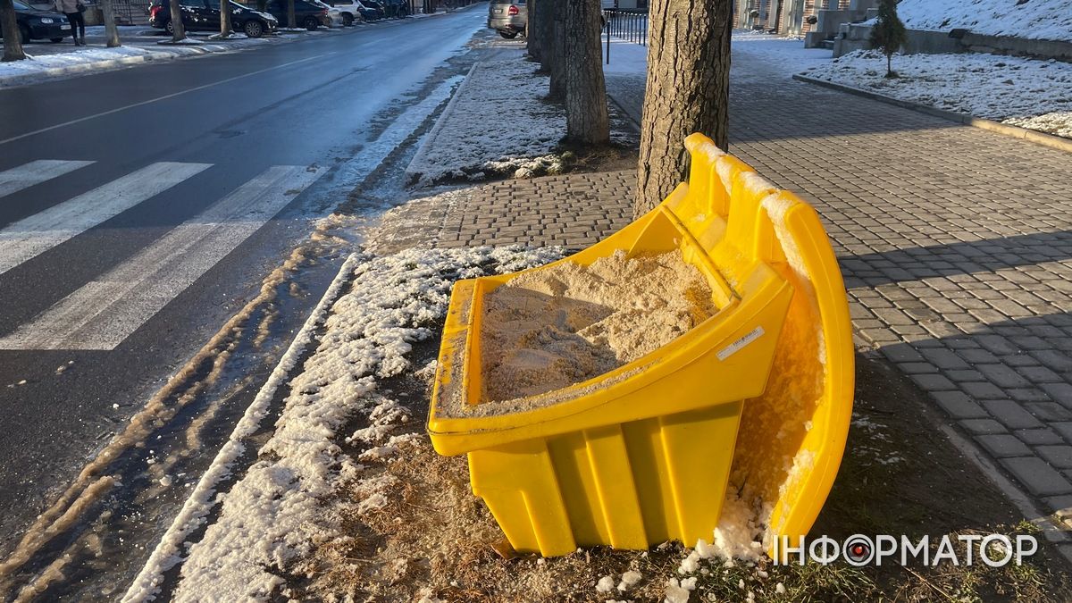 Як комунальники Коломиї працювали вночі 1