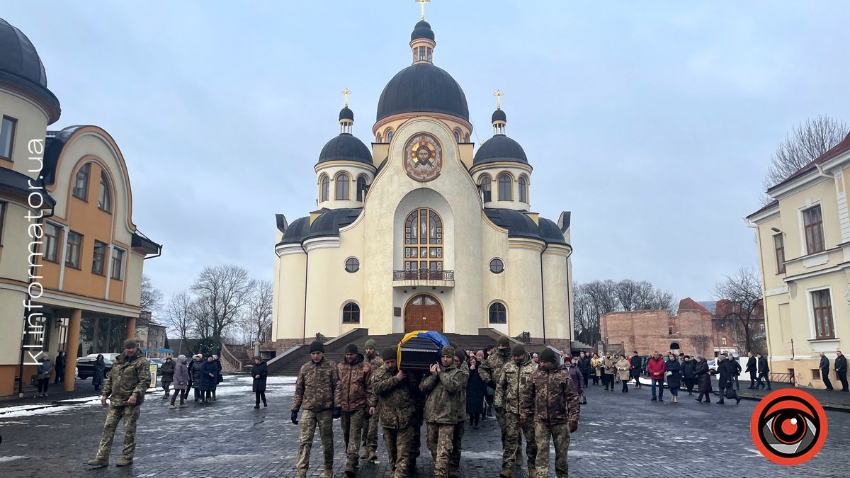 Коломия попрощалася із Героєм Віталієм Фестригою 3