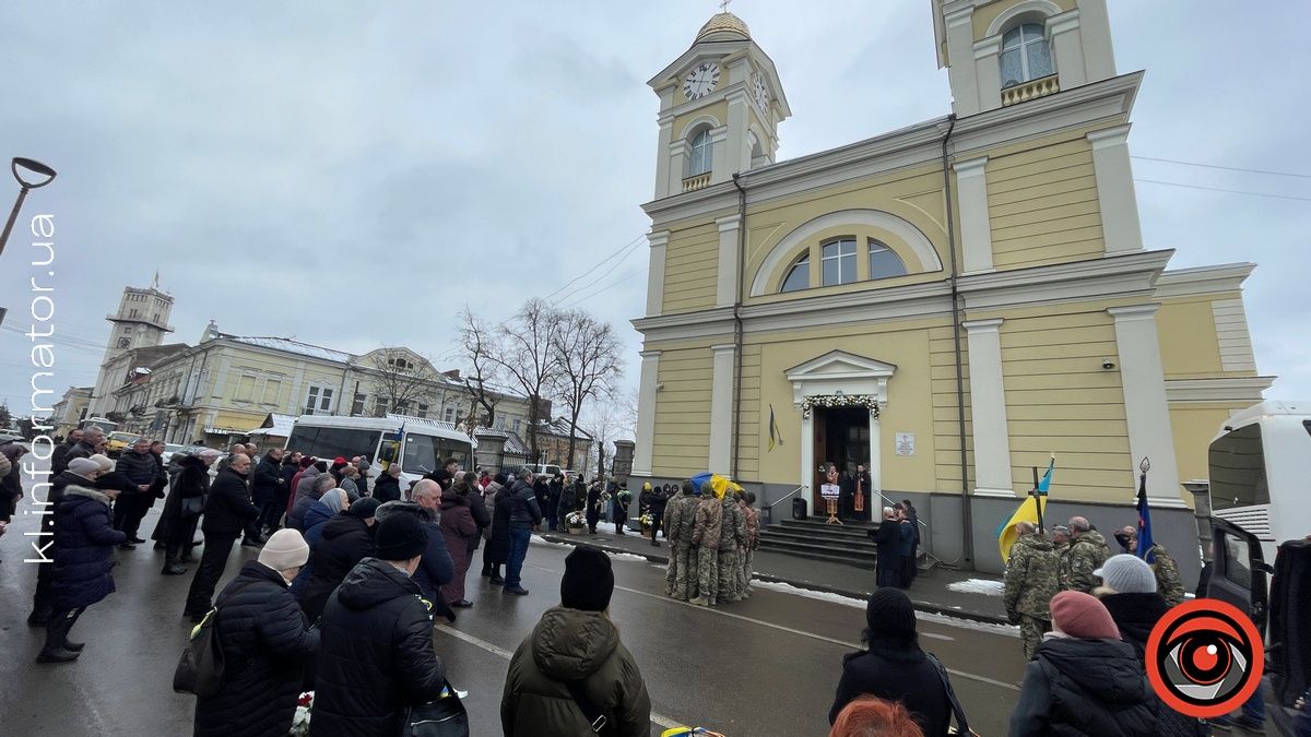 Коломия попрощалася із Героєм Віталієм Фестригою 8