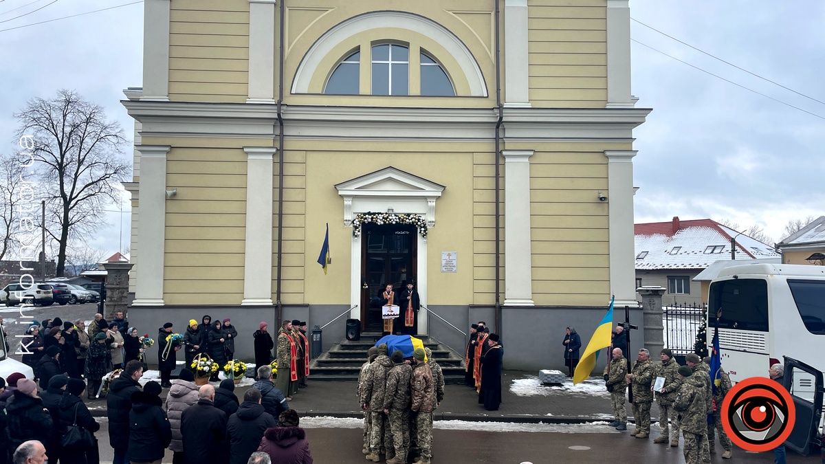 Коломия попрощалася із Героєм Віталієм Фестригою 10