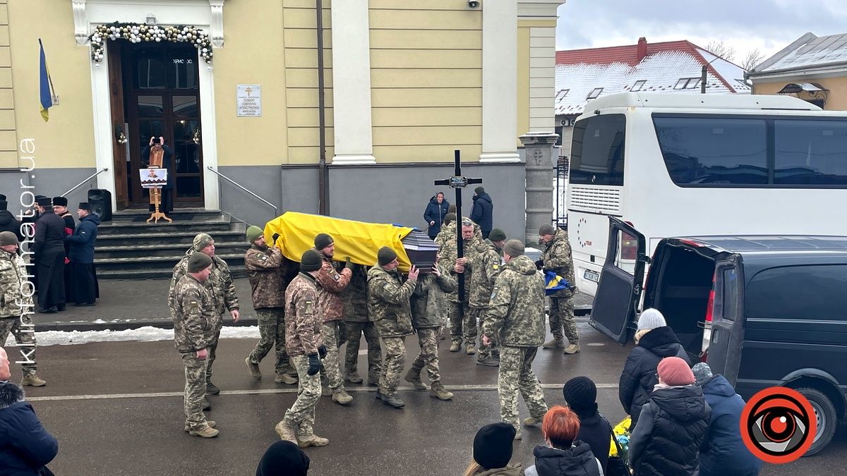 Коломия попрощалася із Героєм Віталієм Фестригою 11
