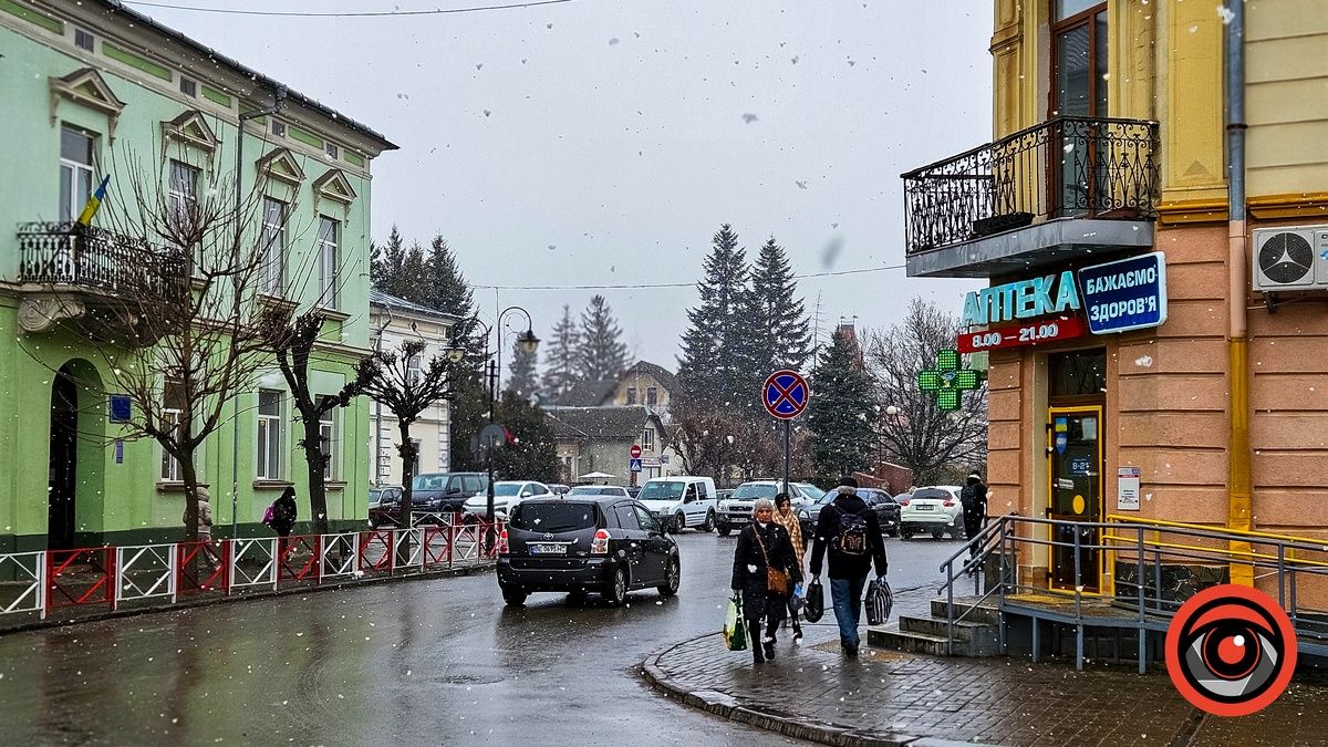 Коломия під сніжними пелюстками: фоторепортаж з вулиць міста 18