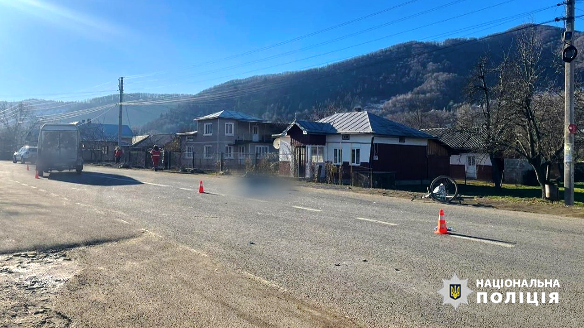 Смертельна ДТП: на Косівщині водій мікроавтобуса збив велосипедиста 1