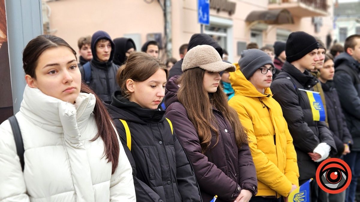 Понад тисяча коломиян утворили живий ланцюг у середмісті | ФОТО, ВІДЕО 8