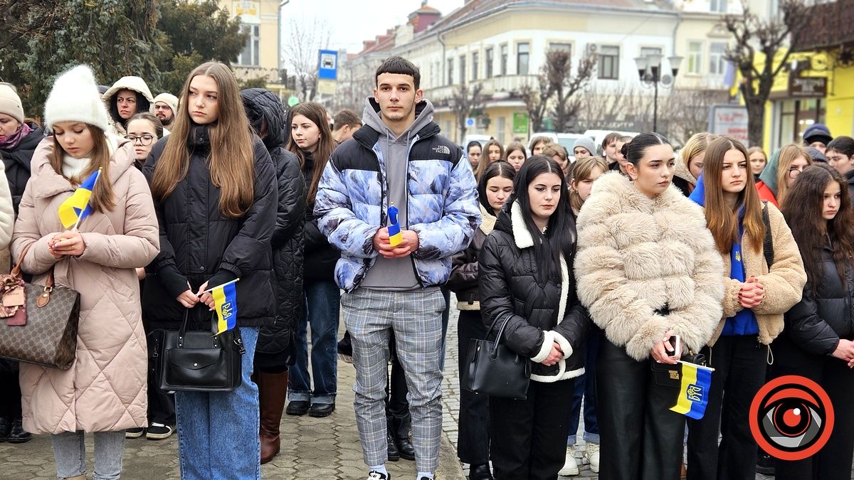 Понад тисяча коломиян утворили живий ланцюг у середмісті | ФОТО, ВІДЕО 2
