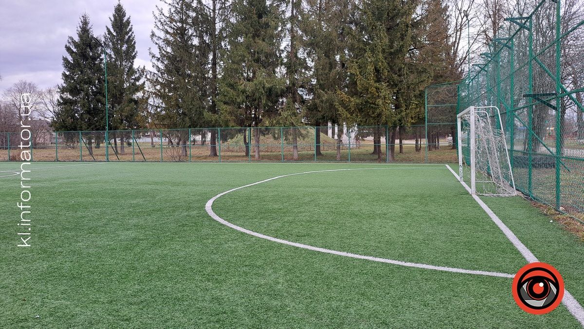 За 100 тис грн мають відремонтувати футбольне поле у селі Коломийської громади 3