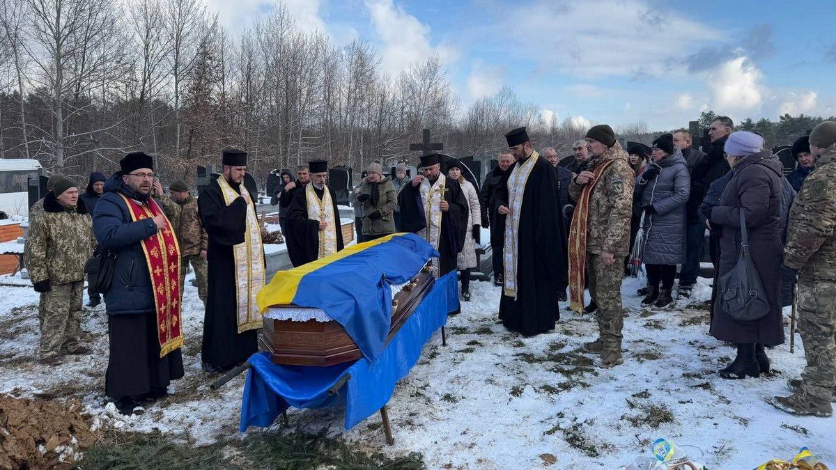 В Печеніжинській громаді попрощалися з Героєм Богданом Рощинським 6