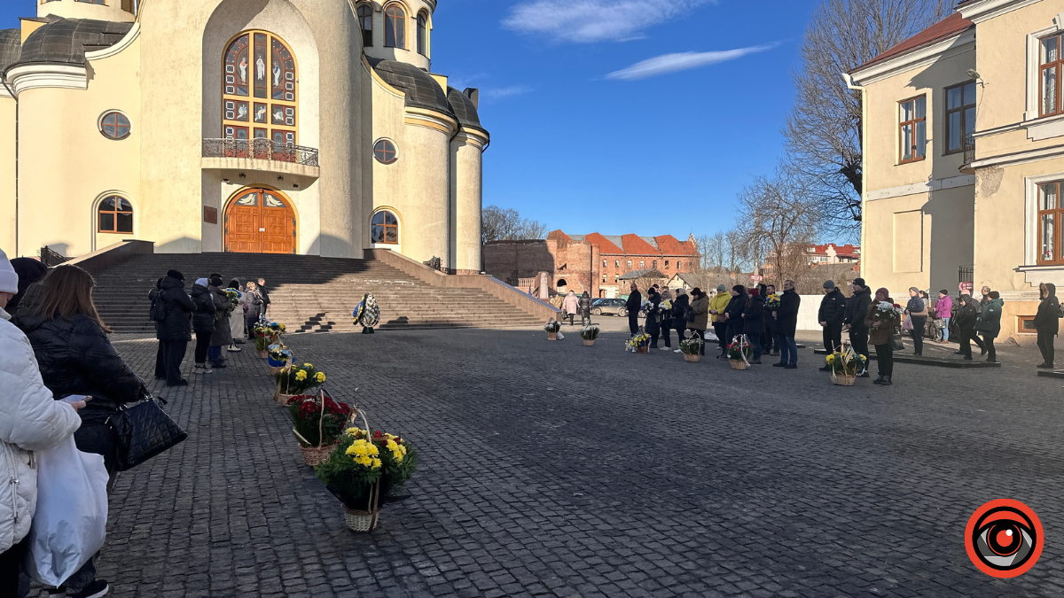 Коломия провела в останню путь Героя Миколу Лакуса 1