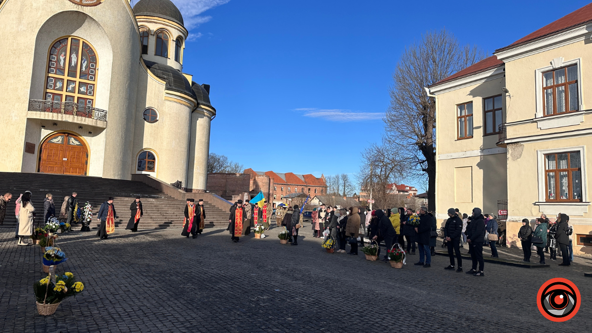 Коломия провела в останню путь Героя Миколу Лакуса 2