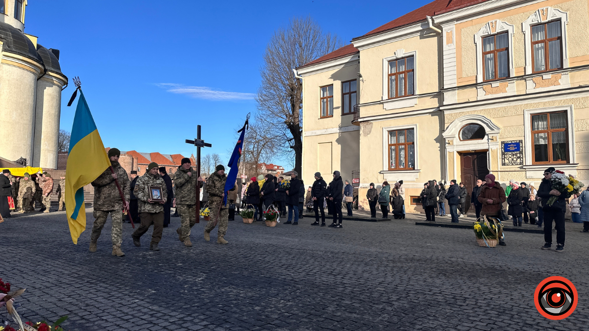 Коломия провела в останню путь Героя Миколу Лакуса 3