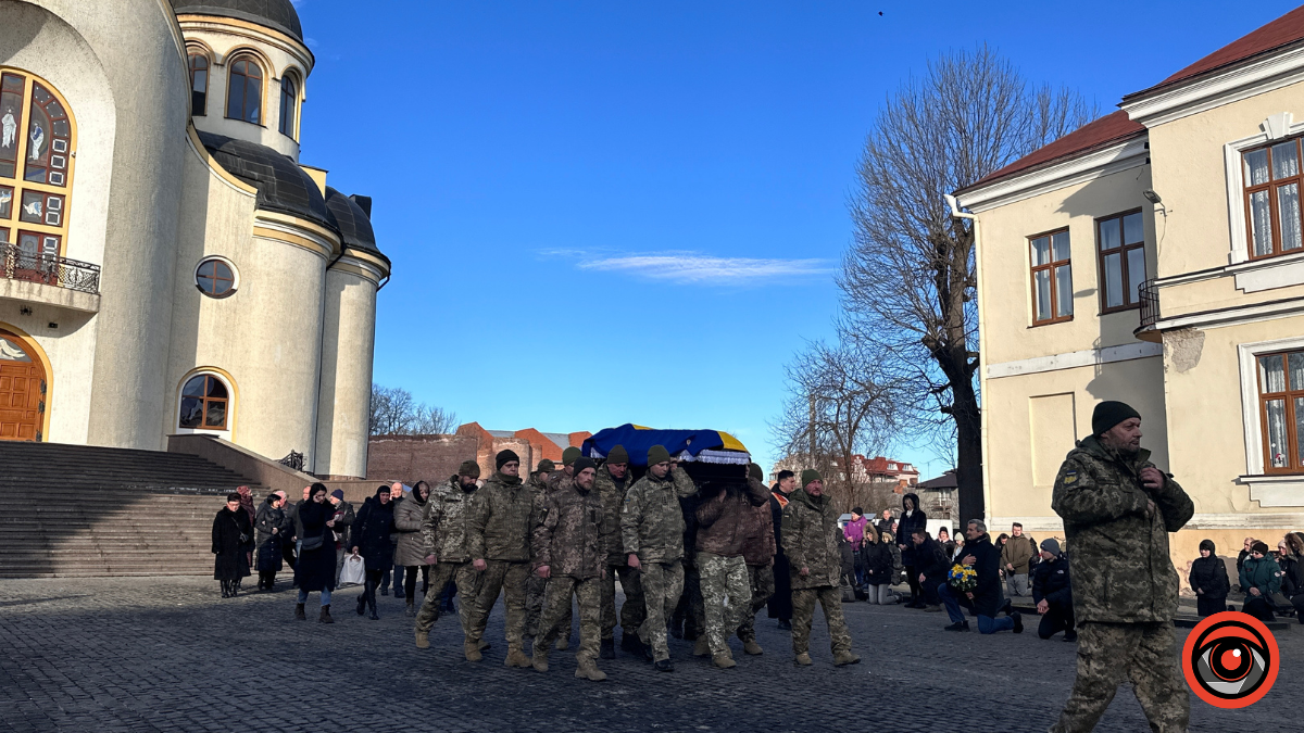 Коломия провела в останню путь Героя Миколу Лакуса 4