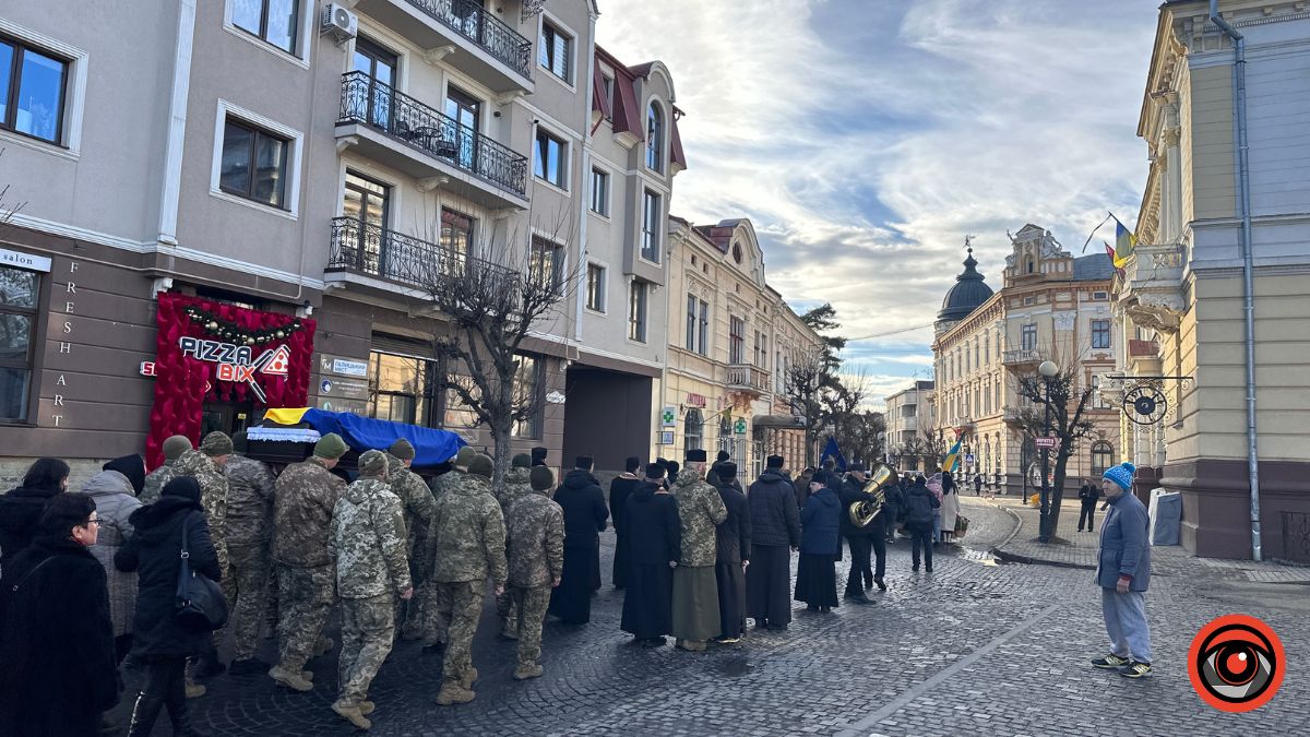 Коломия провела в останню путь Героя Миколу Лакуса 5