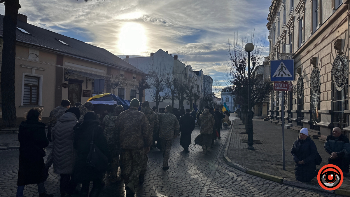 Коломия провела в останню путь Героя Миколу Лакуса 6