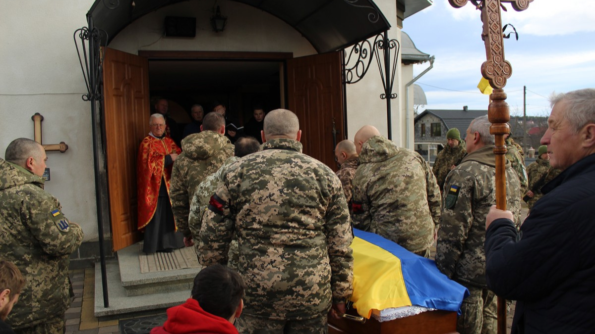 Назавжди 24: в Делятині попрощались з полеглим Героєм Артемом Самойленком